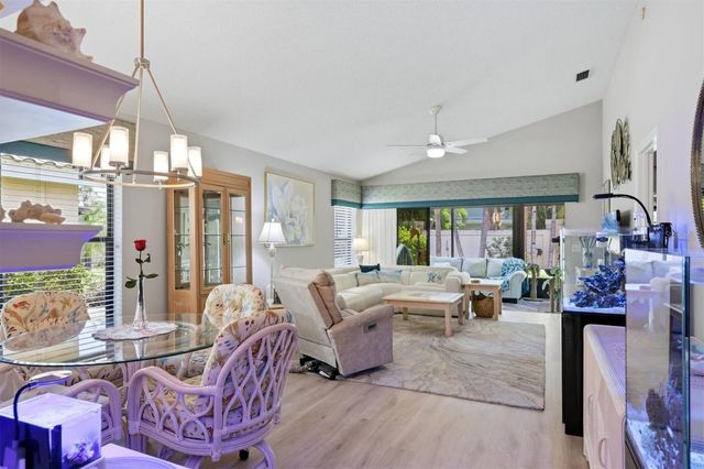 211 CARRIAGE HOUSE LANE 211, Nokomis, FL 34275