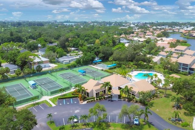211 CARRIAGE HOUSE LANE 211, Nokomis, FL 34275