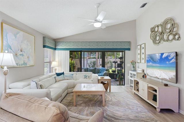 211 CARRIAGE HOUSE LANE 211, Nokomis, FL 34275