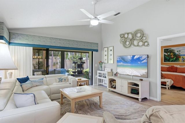 211 CARRIAGE HOUSE LANE 211, Nokomis, FL 34275