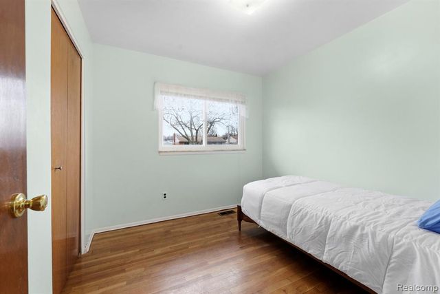 15409 Westlake Street, Taylor, MI 48180