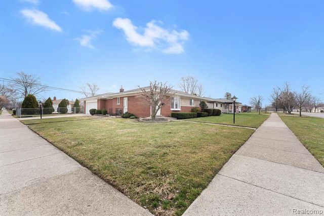 15409 Westlake Street, Taylor, MI 48180