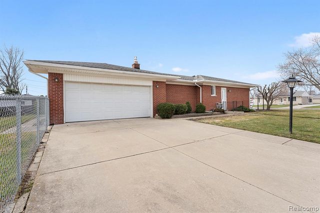 15409 Westlake Street, Taylor, MI 48180