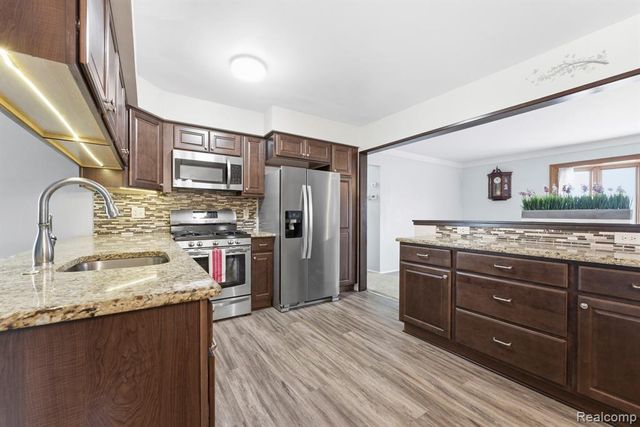 15409 Westlake Street, Taylor, MI 48180