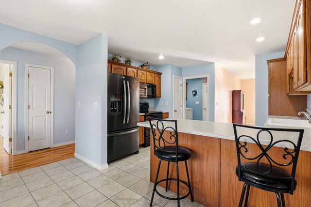 102 Diamond Hill Court, Hollister, MO 65672