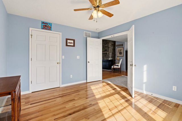 102 Diamond Hill Court, Hollister, MO 65672