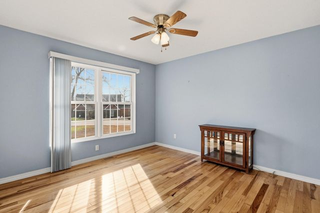 102 Diamond Hill Court, Hollister, MO 65672