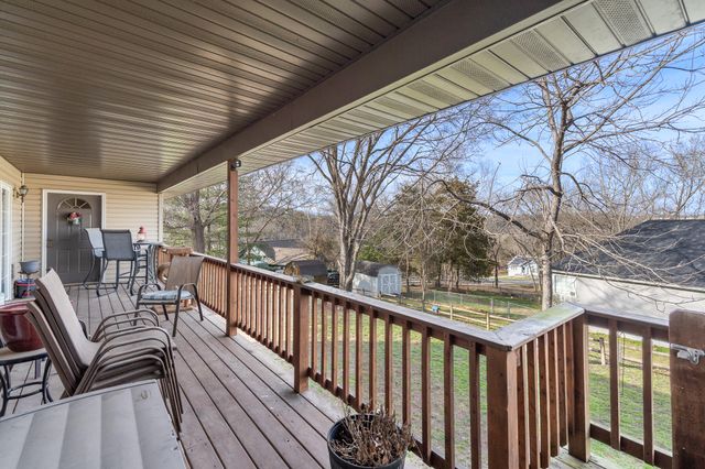 102 Diamond Hill Court, Hollister, MO 65672