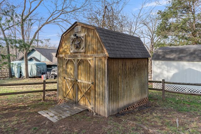 102 Diamond Hill Court, Hollister, MO 65672