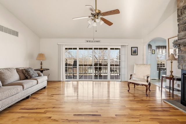 102 Diamond Hill Court, Hollister, MO 65672