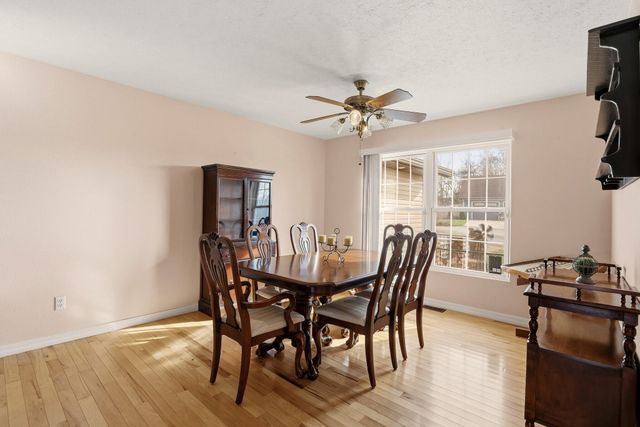 102 Diamond Hill Court, Hollister, MO 65672