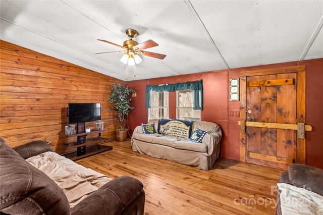 338 Piney Grove Road, Harmony, NC 28634