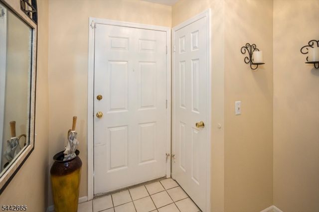 10 Brookstone Cir, Parsippany-troy Hills Twp., NJ 07950