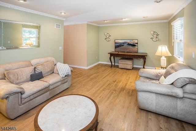 10 Brookstone Cir, Parsippany-troy Hills Twp., NJ 07950