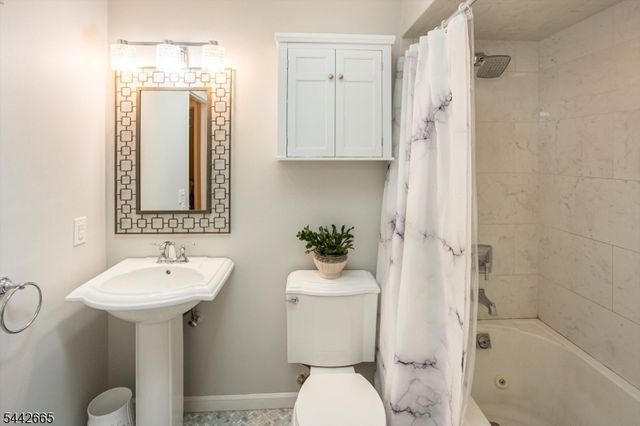 10 Brookstone Cir, Parsippany-troy Hills Twp., NJ 07950