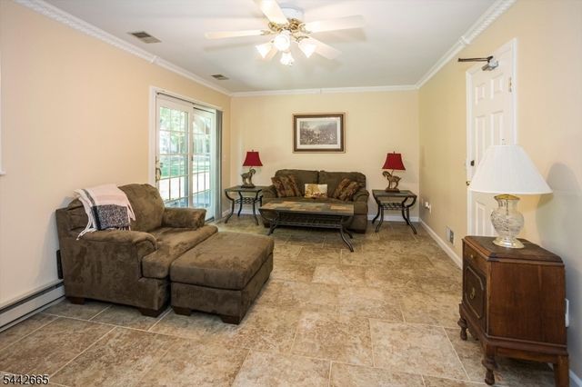 10 Brookstone Cir, Parsippany-troy Hills Twp., NJ 07950