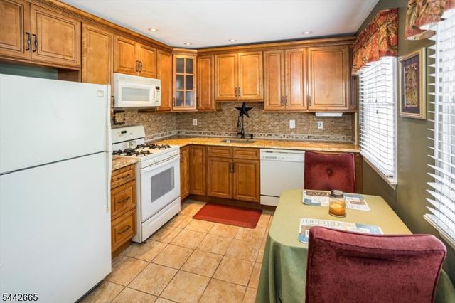10 Brookstone Cir, Parsippany-troy Hills Twp., NJ 07950