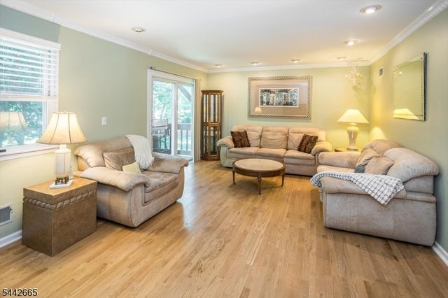 10 Brookstone Cir, Parsippany-troy Hills Twp., NJ 07950