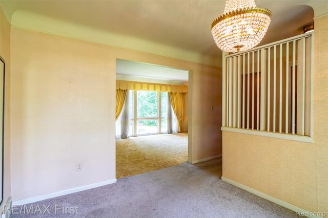 33277 W 11 Mile Road, Farmington Hills, MI 48336