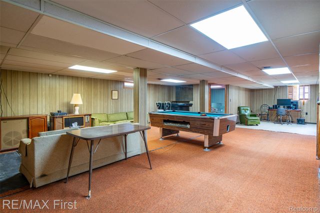33277 W 11 Mile Road, Farmington Hills, MI 48336