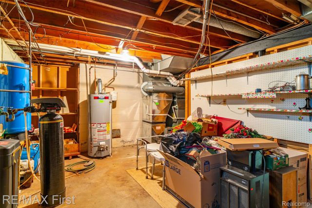 33277 W 11 Mile Road, Farmington Hills, MI 48336