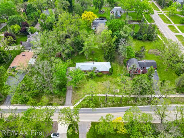33277 W 11 Mile Road, Farmington Hills, MI 48336