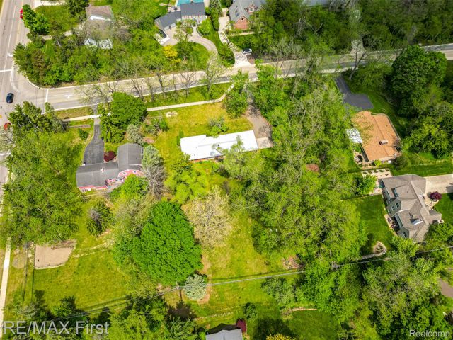 33277 W 11 Mile Road, Farmington Hills, MI 48336