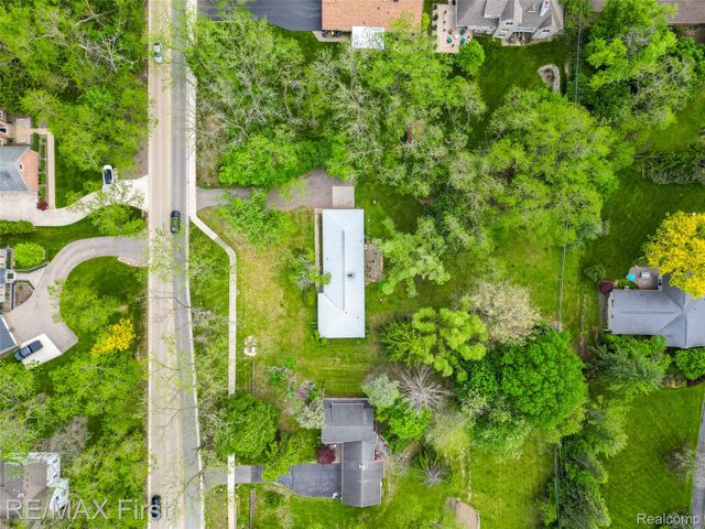 33277 W 11 Mile Road, Farmington Hills, MI 48336