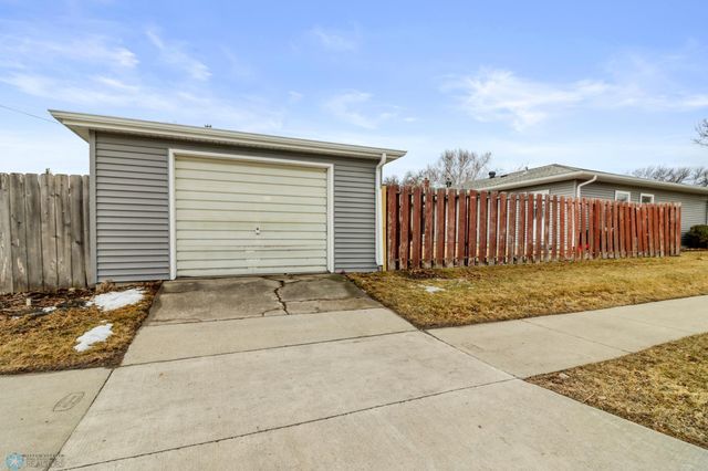 3129 7th Street N, Fargo, ND 58102