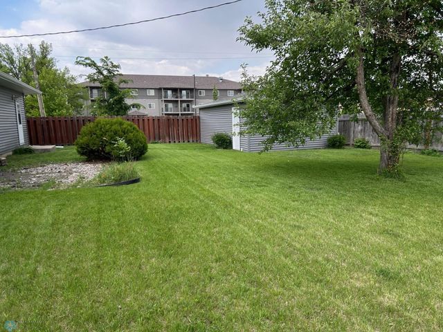 3129 7th Street N, Fargo, ND 58102