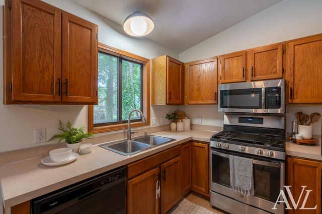 1344 Gladstone Drive Se, City Of Grand Rapids, MI 49506