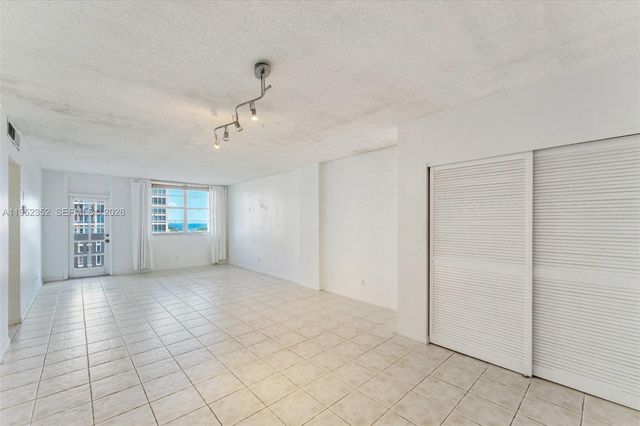 90 Edgewater Drive 1120, Coral Gables, FL 33133