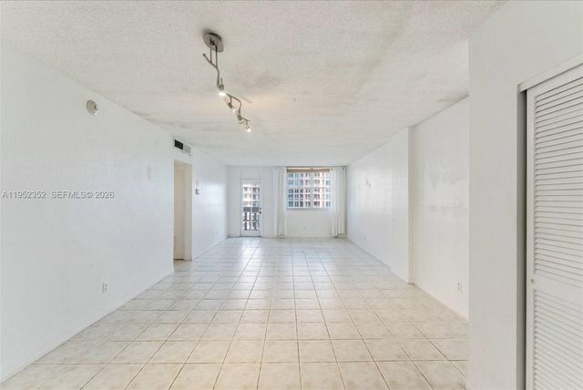 90 Edgewater Drive 1120, Coral Gables, FL 33133