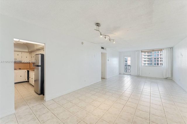 90 Edgewater Drive 1120, Coral Gables, FL 33133