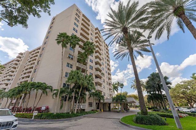 90 Edgewater Drive 1120, Coral Gables, FL 33133