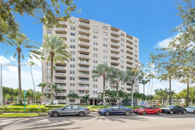 90 Edgewater Drive 1120, Coral Gables, FL 33133