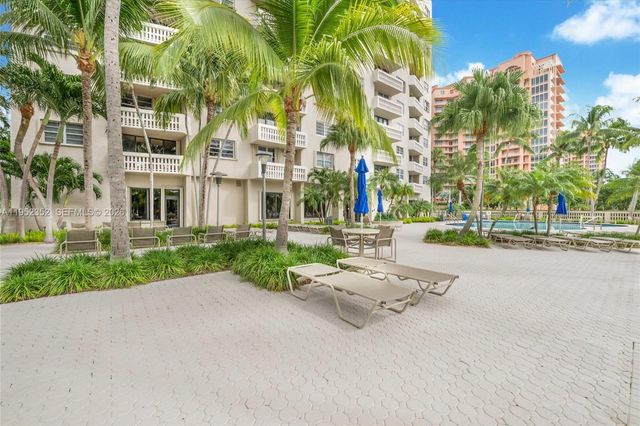 90 Edgewater Drive 1120, Coral Gables, FL 33133