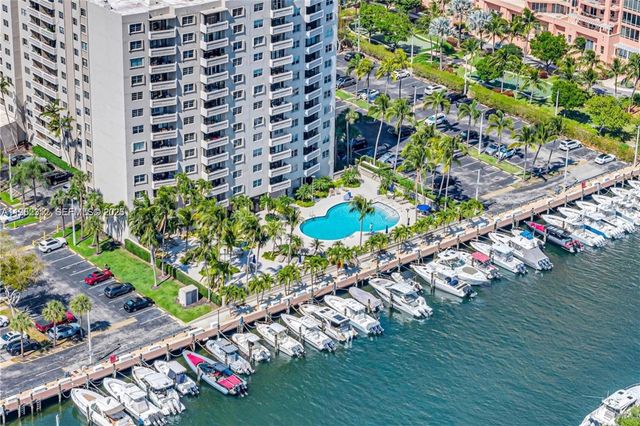 90 Edgewater Drive 1120, Coral Gables, FL 33133