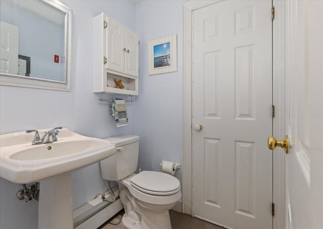 31 N Shore Road, Derry, NH 03038