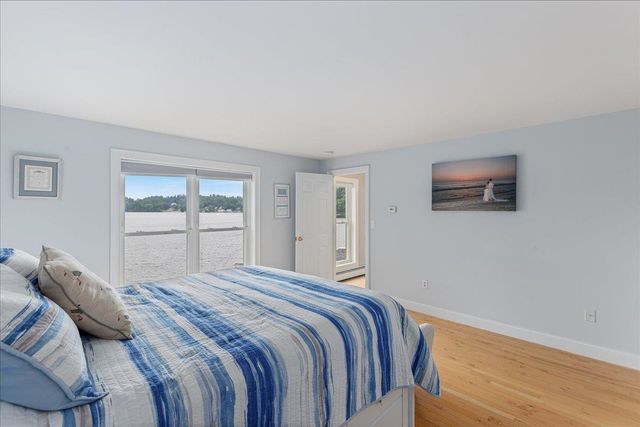 31 N Shore Road, Derry, NH 03038