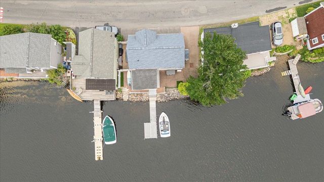 31 N Shore Road, Derry, NH 03038