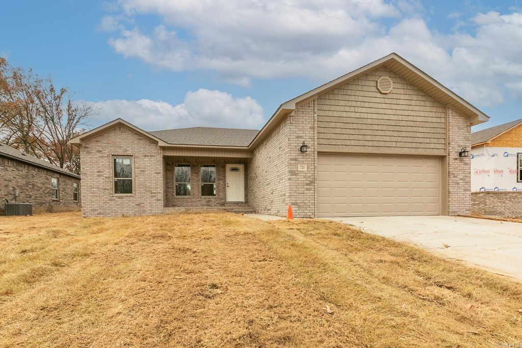 720 Moon Road, Ward, AR 72176