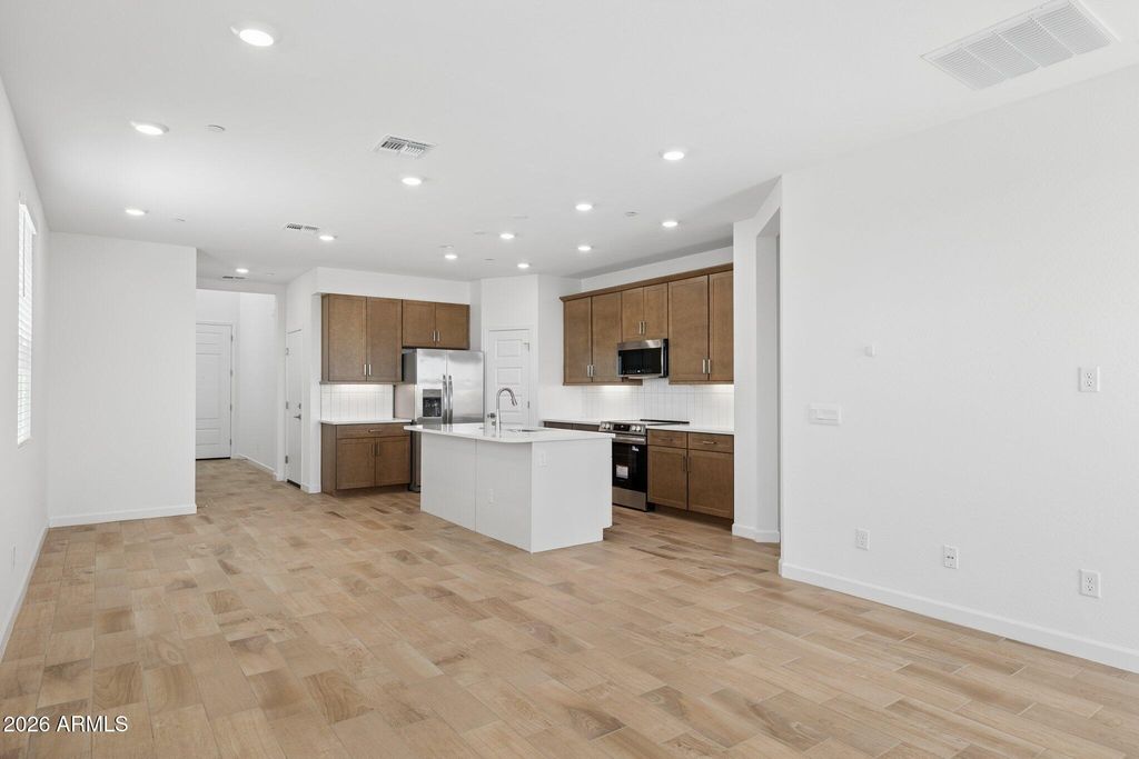 11879 W BURNSIDE Trail, Peoria, AZ 85383 — photo 5