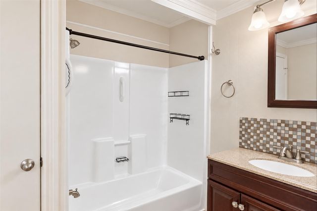 706 S Blackwell Street, La Porte, TX 77571