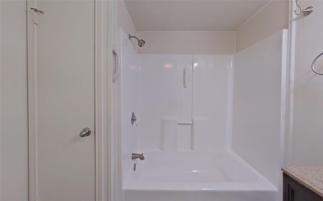 706 S Blackwell Street, La Porte, TX 77571