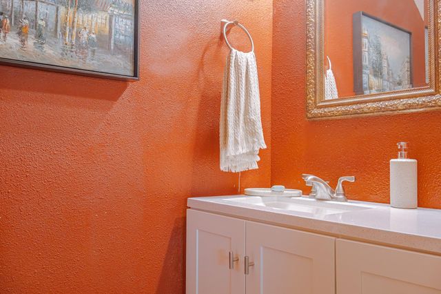 103 Mammoth Springs Lane, Dickinson, TX 77539