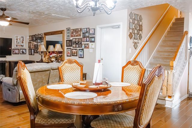 103 Mammoth Springs Lane, Dickinson, TX 77539