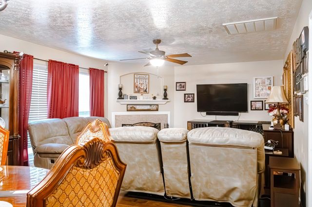 103 Mammoth Springs Lane, Dickinson, TX 77539