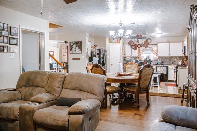 103 Mammoth Springs Lane, Dickinson, TX 77539