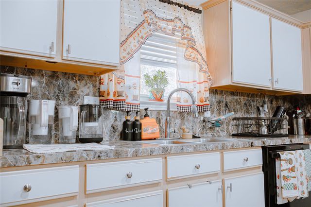 103 Mammoth Springs Lane, Dickinson, TX 77539